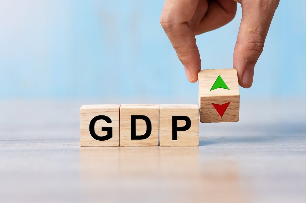 OECD GDP growth slows to 0.3% in Q4 amid mixed trends