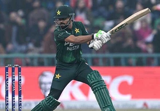 Pakistan set 208-run target for Australia in final T20I