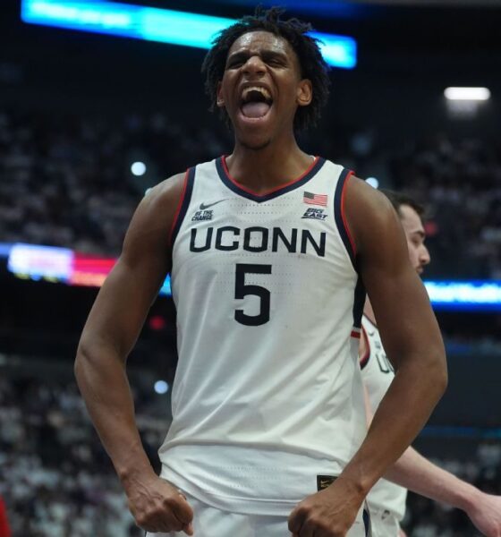 UConn rolls by 32 in Pitino’s biggest loss at St. John’s