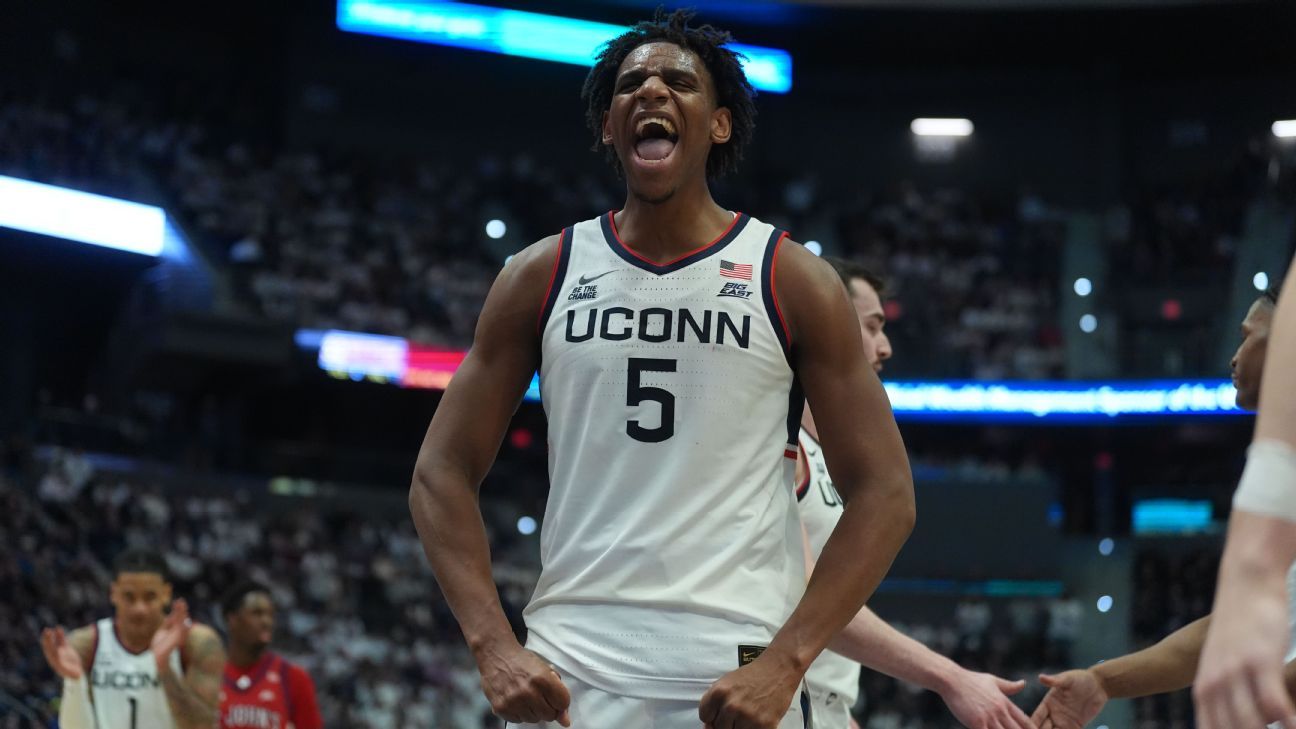 UConn rolls by 32 in Pitino’s biggest loss at St. John’s