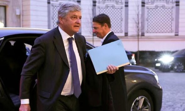 France says EU has the tools to hit back at Trump over tariffs