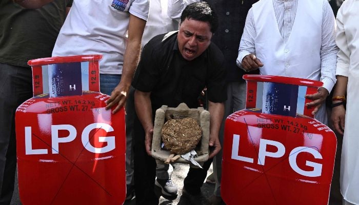 Gas shortages push India’s poor back to wood and coal