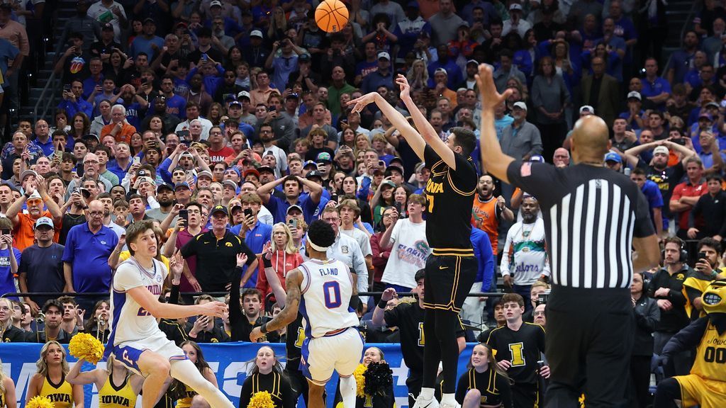 Alvaro Folgueiras, Iowa oust Florida in NCAA tournament thriller