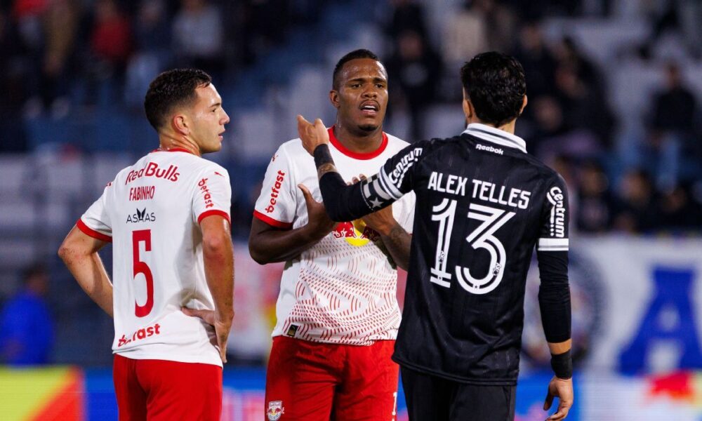 Brazilian player Marques banned 12 games for sexism toward ref