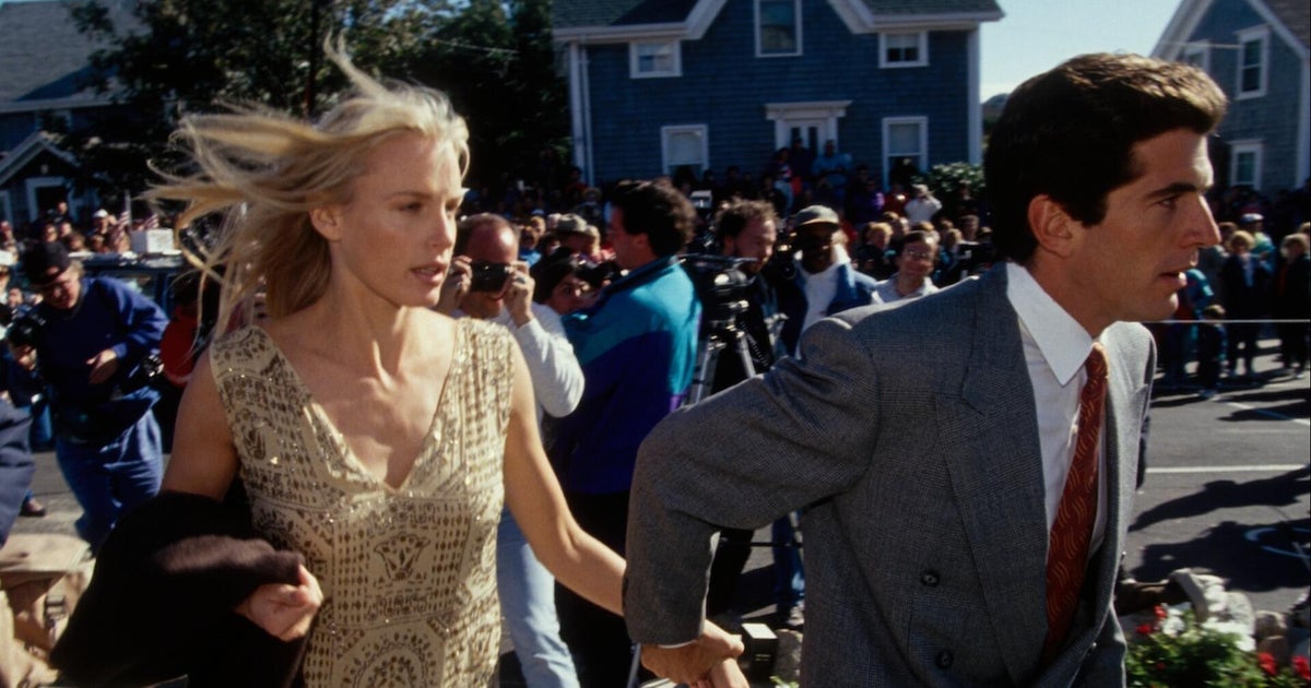 Daryl Hannah slams portrayal of her in “Love Story”