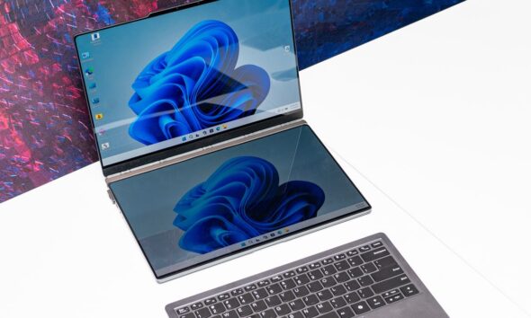 Lenovo’s Latest Wacky Concepts Include a Laptop With a Built-In Portable Monitor