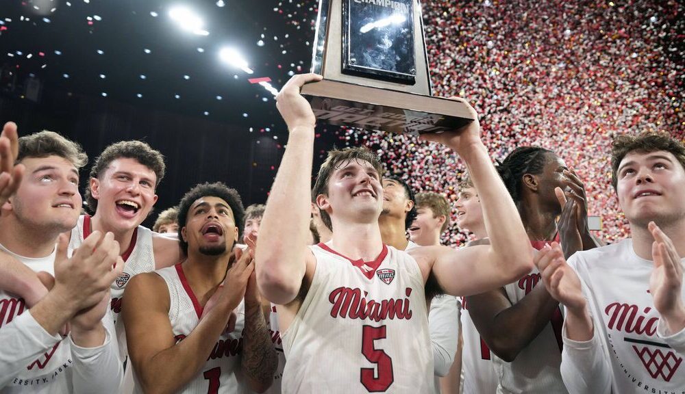 Miami (Ohio) beats Toledo to extend 30-game winning streak