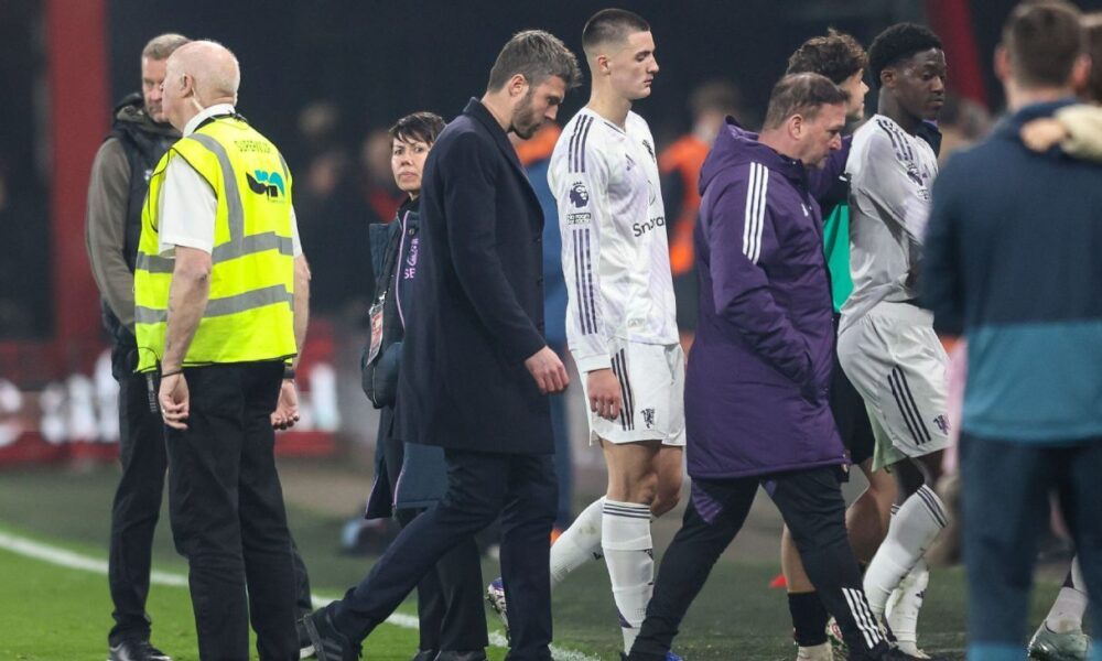 Michael Carrick slams ‘astonishing’ penalty calls in Man United draw