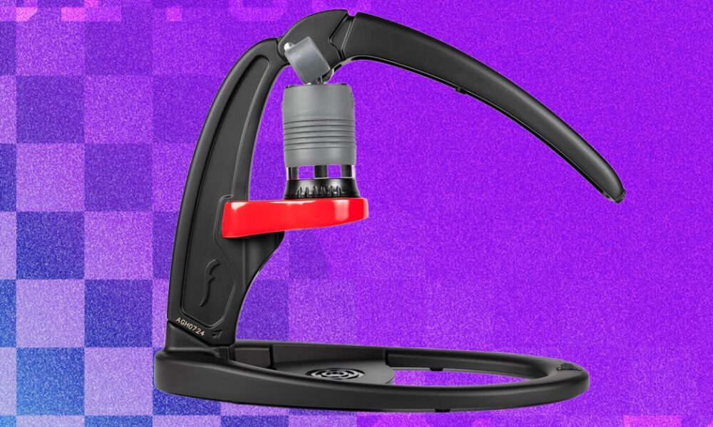 My Favorite Piece of Coffee Gear Makes Me Do All the Work, and That’s Why I Love It