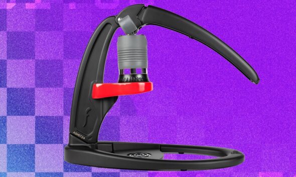 My Favorite Piece of Coffee Gear Makes Me Do All the Work, and That’s Why I Love It