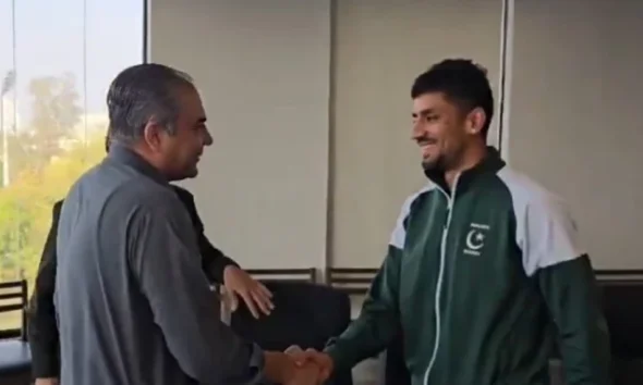 Naqvi announces jobs, medical support for national hockey team | The Express Tribune