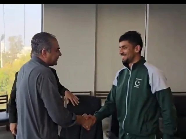 Naqvi announces jobs, medical support for national hockey team | The Express Tribune