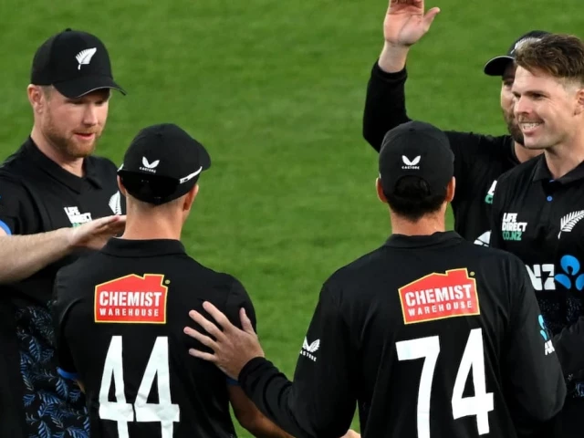 New Zealand dominate South Africa for 2-1 T20 series lead | The Express Tribune