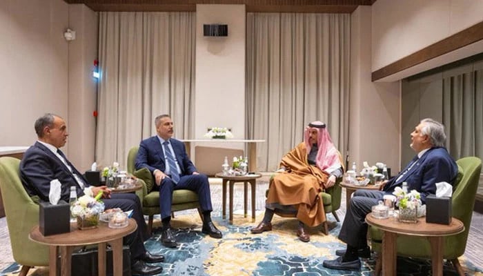 Pakistan hosts quadrilateral meeting to discuss Middle East tensions