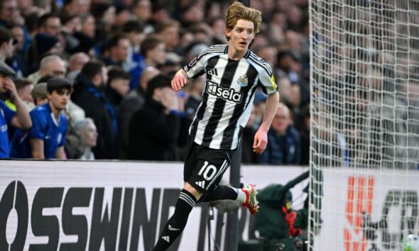 Transfer rumors, news: Liverpool eye Gordon to replace Gakpo