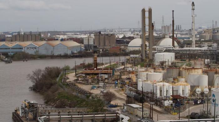 Trump unveils US refinery backed by ‘historic deal’ with India