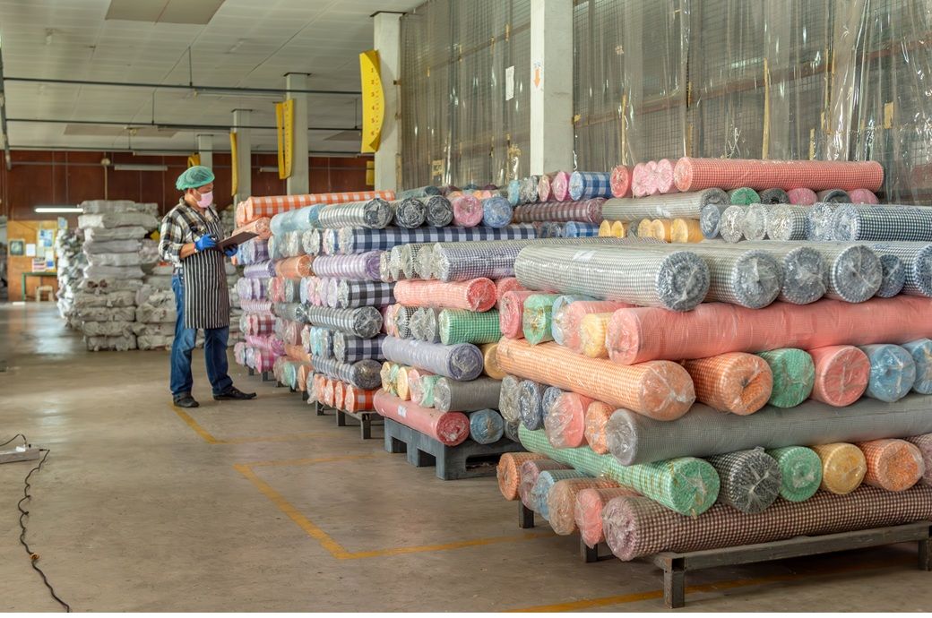 0 bn apparel glut deepens as Asian mills sit on unsold stock