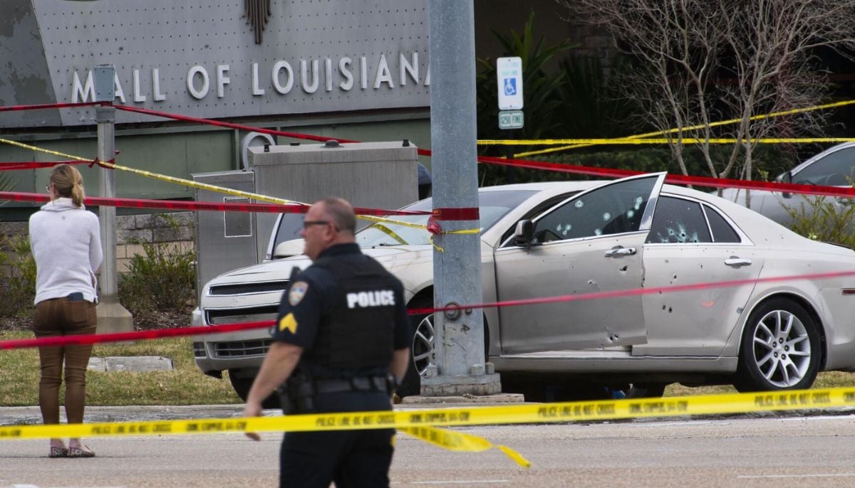 2 critical out of 10 injured in Baton Rouge, shooter at large