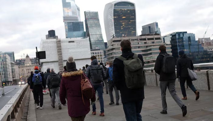 Law firms helping migrants pose as gay to get asylum in UK: report