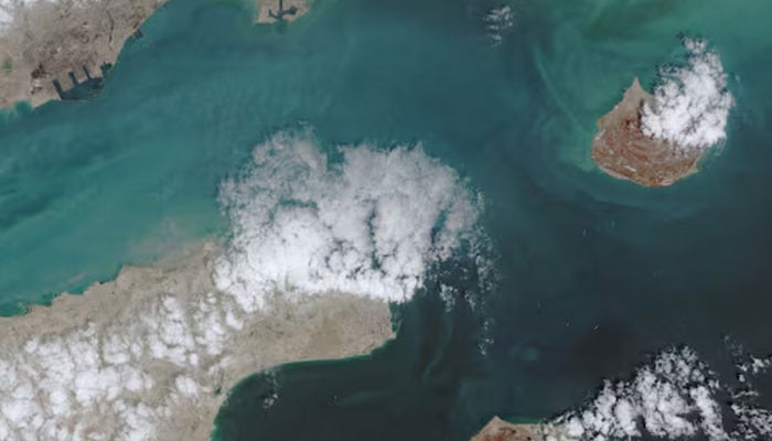 Some tankers cross Strait of Hormuz before shots fired, ship-tracking data shows