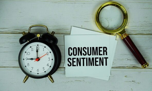 Australian consumer confidence drops in April on rising living costs