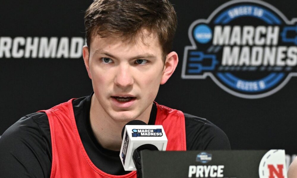 Forward Pryce Sandfort puts off NBA, will return to Nebraska