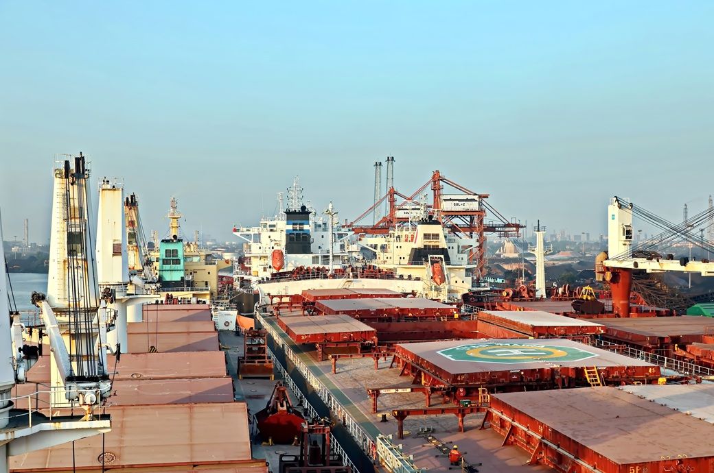 India’s major ports handle record 915 MT cargo in FY 2025-26
