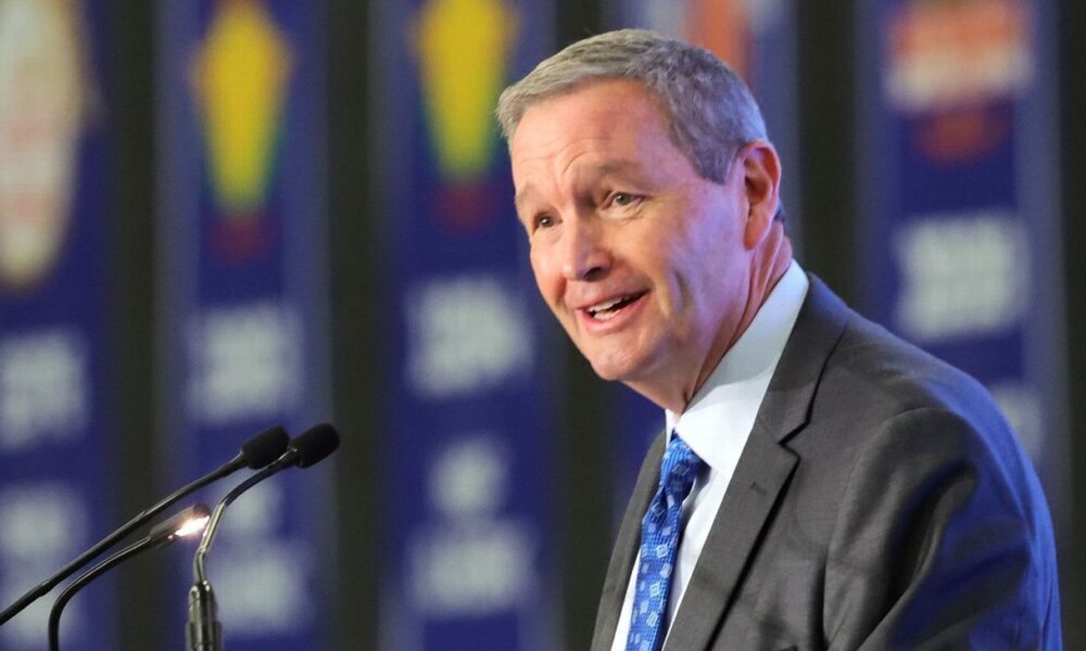 Kentucky governor blasts UK athletics’ decision-making