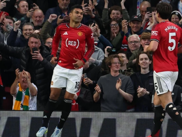 Man Utd beat Brentford to close on UCL berth | The Express Tribune