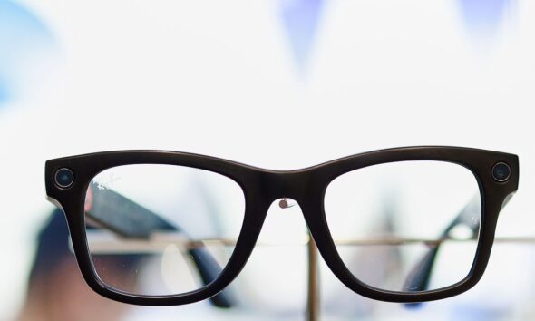 Meta Is Warned That Facial Recognition Glasses Will Arm Sexual Predators