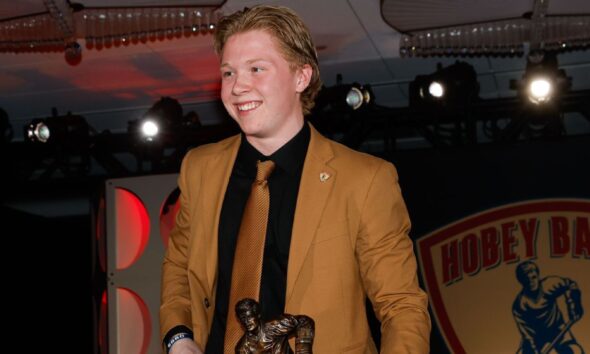 Minnesota Duluth’s Plante captures Hobey Baker Award