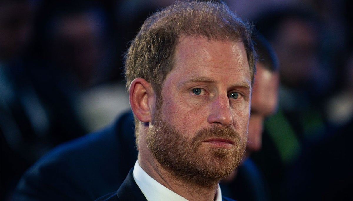 Prince Harry stirs new debate at Palace with bold move: ‘walking liability’