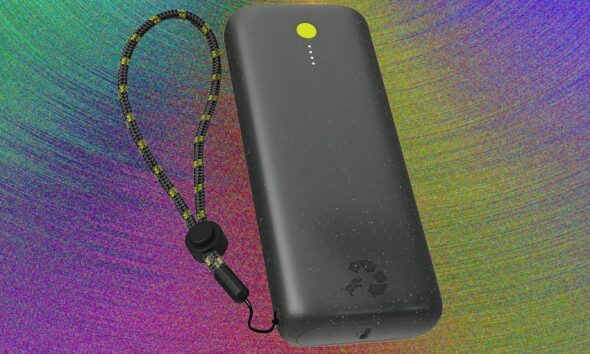 The Best iPhone Charger for Late-Night Doomscrolling