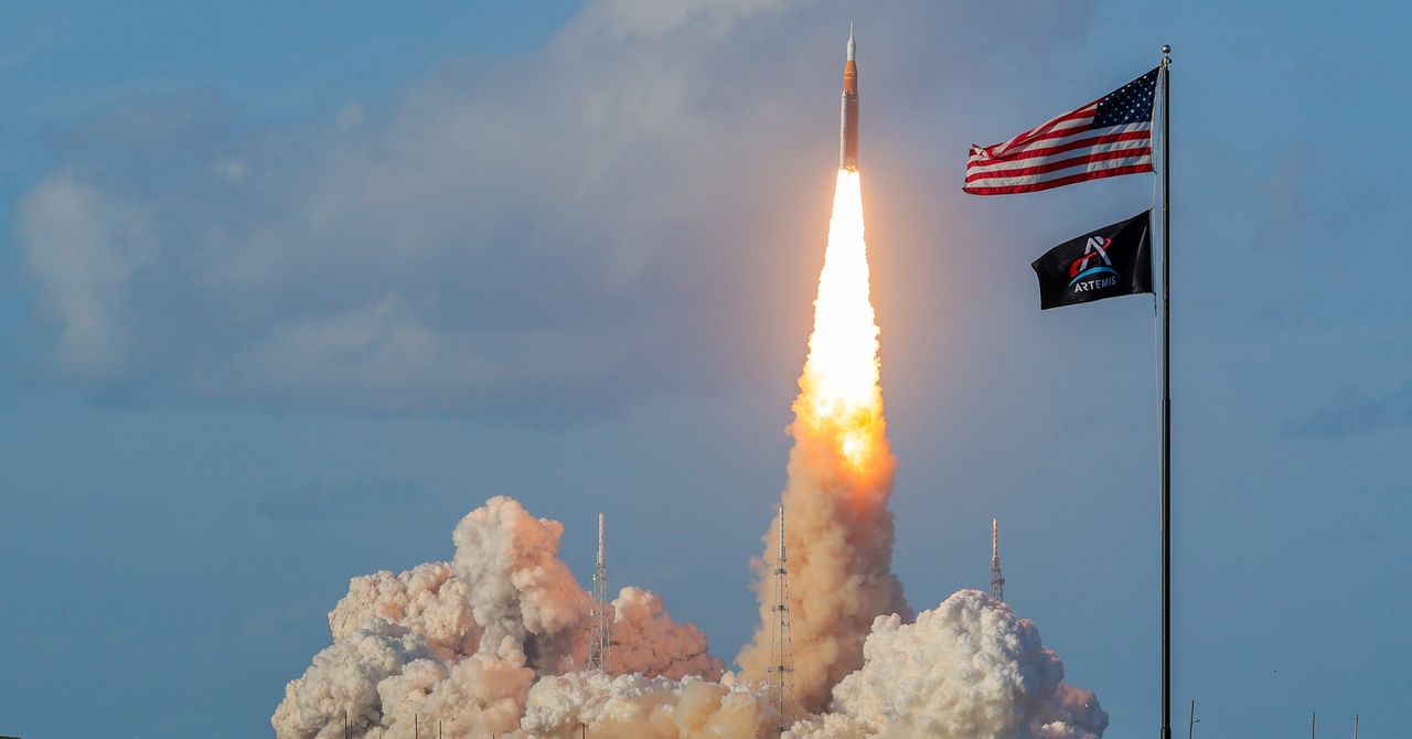 The Trajectory of the Artemis II Moon Mission Is a Feat of Engineering