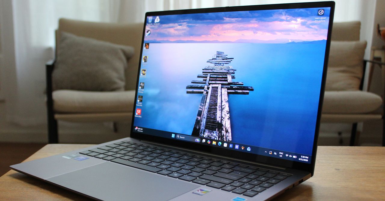 This Ambitious Laptop Doesn’t Leave Much Room for Your Hands