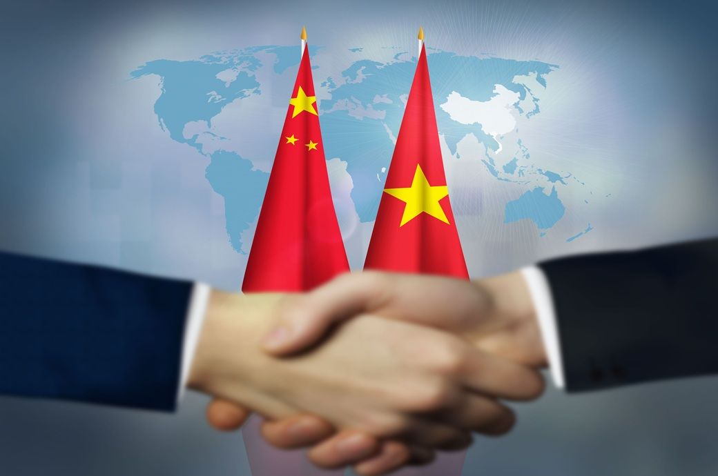 Top Vietnamese, Chinese leaders hold talks on advancing cooperation