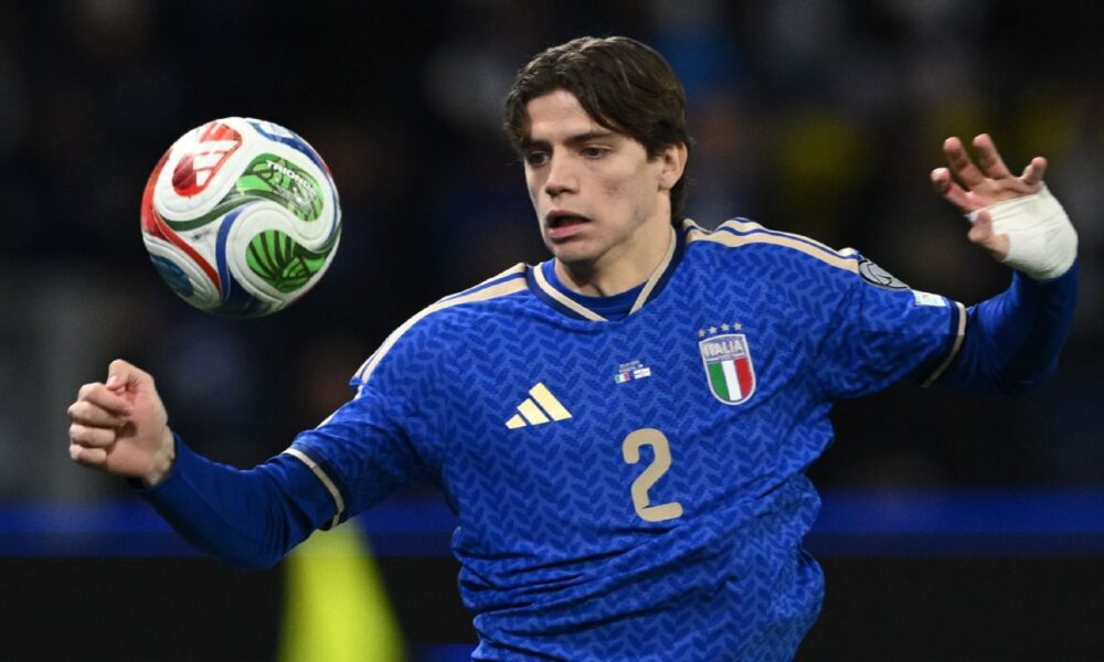 Transfer rumors, news: Liverpool, Barcelona eye Italy defender