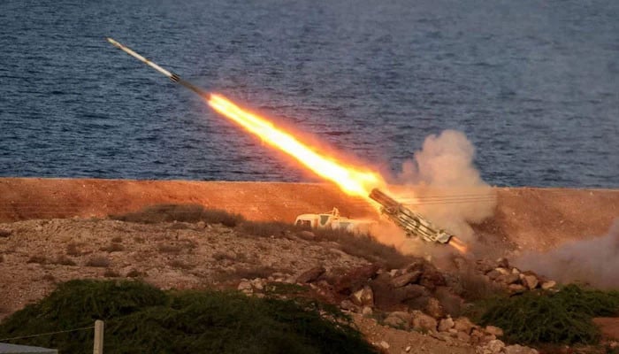 US and Iran exchange fire in Hormuz despite ongoing ceasefire
