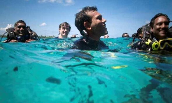 Maldives suspends licence of luxury vessel after Italian divers’ deaths