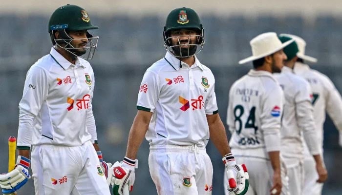 Bangladesh extend lead after early wickets despite Pakistan fightback