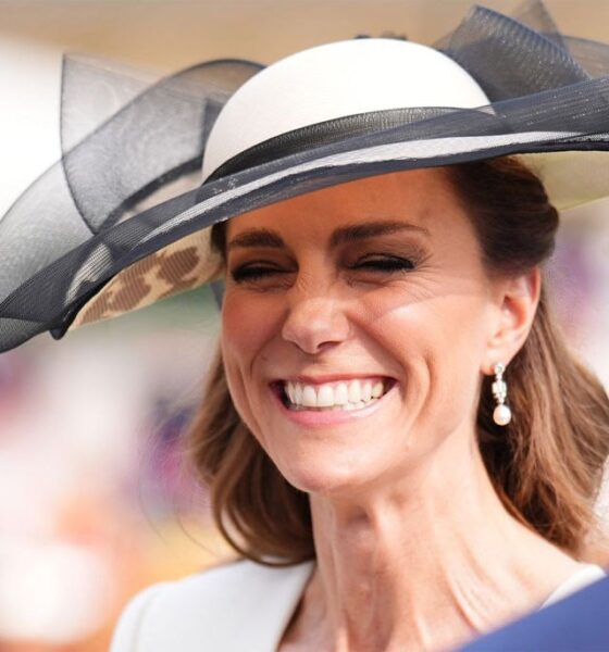 Fans come out in Italy to welcome Princess Kate