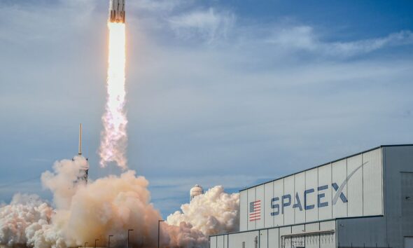 Former OpenAI Staffers Warn That xAI’s Poor Safety Record Could Complicate SpaceX’s IPO