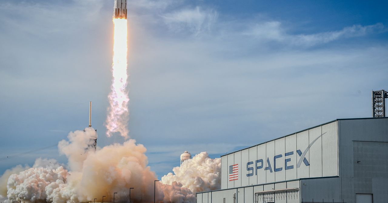 Former OpenAI Staffers Warn That xAI’s Poor Safety Record Could Complicate SpaceX’s IPO