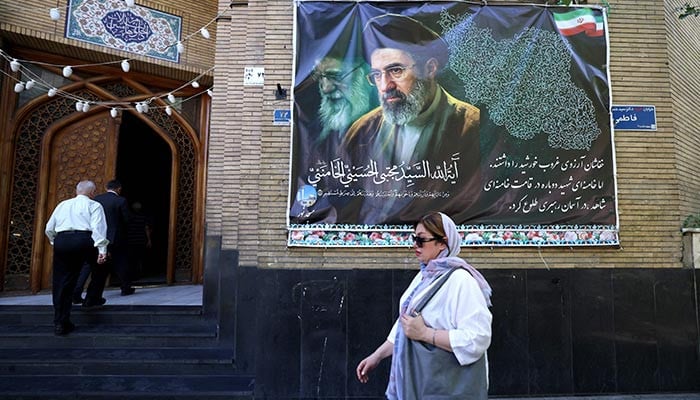 Iran’s Guards threaten US Mideast sites as Trump awaits Tehran response