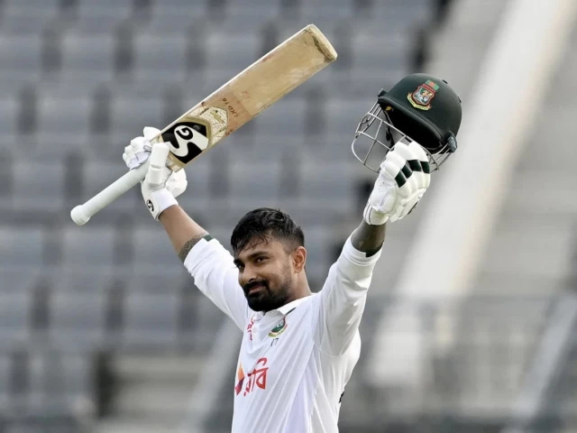 Pakistan steady after Das ton  | The Express Tribune