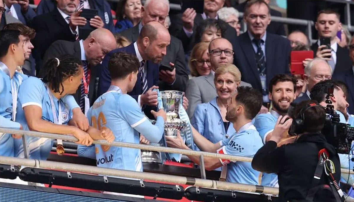 Prince William’s ‘quick selfie’ with Rayan Cherki is going viral