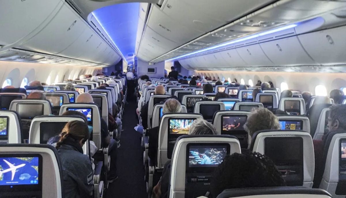 Unruly passenger tries to open United Boeing 737 door at 36,000 ft: Here’s what happened
